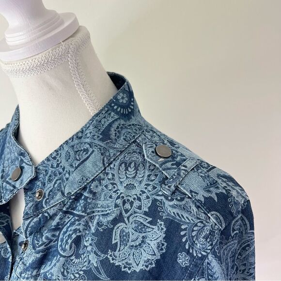 Chico’s Paisley Chambray Utility Jacket Size Small - Picture 4 of 11